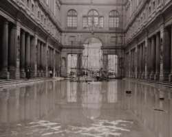 As the museum is located close to the Arno River, the area received various floods. Once in 1966, many art pieces were destroyed because of the flood 